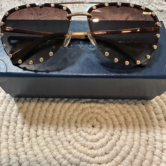 Louis Vuitton Sunglasses - Picture 2 of 13